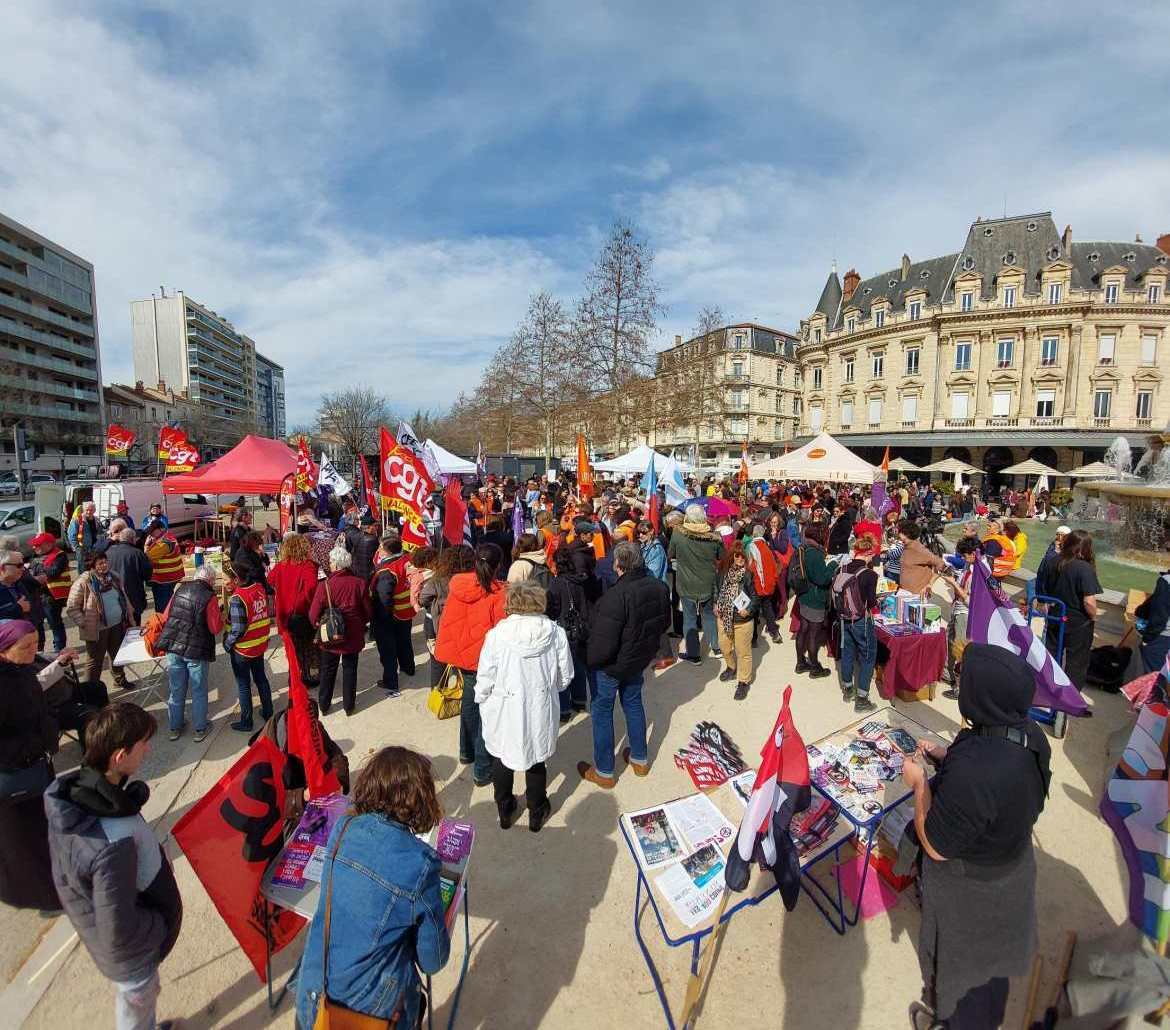 Village des luttes féministes