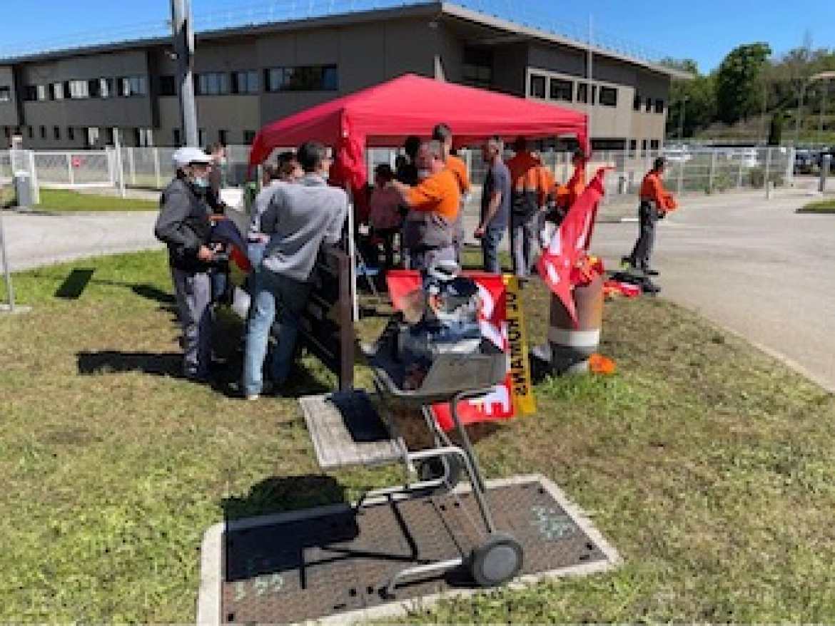 Délifruits / Refresco - Piquet de grève devant l'Etablissement de production